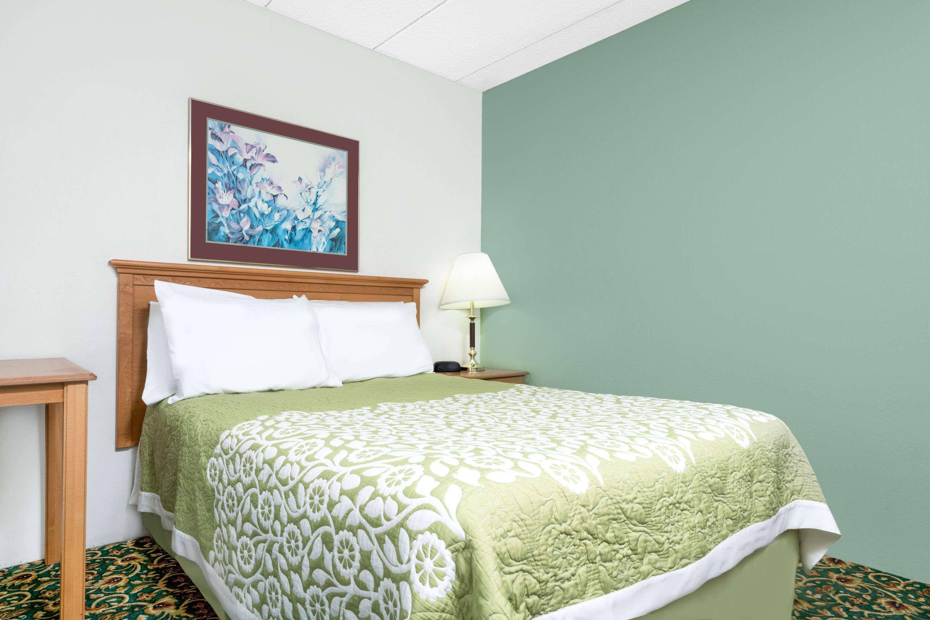 Days Inn By Wyndham St Cloud Saint Cloud Exterior photo