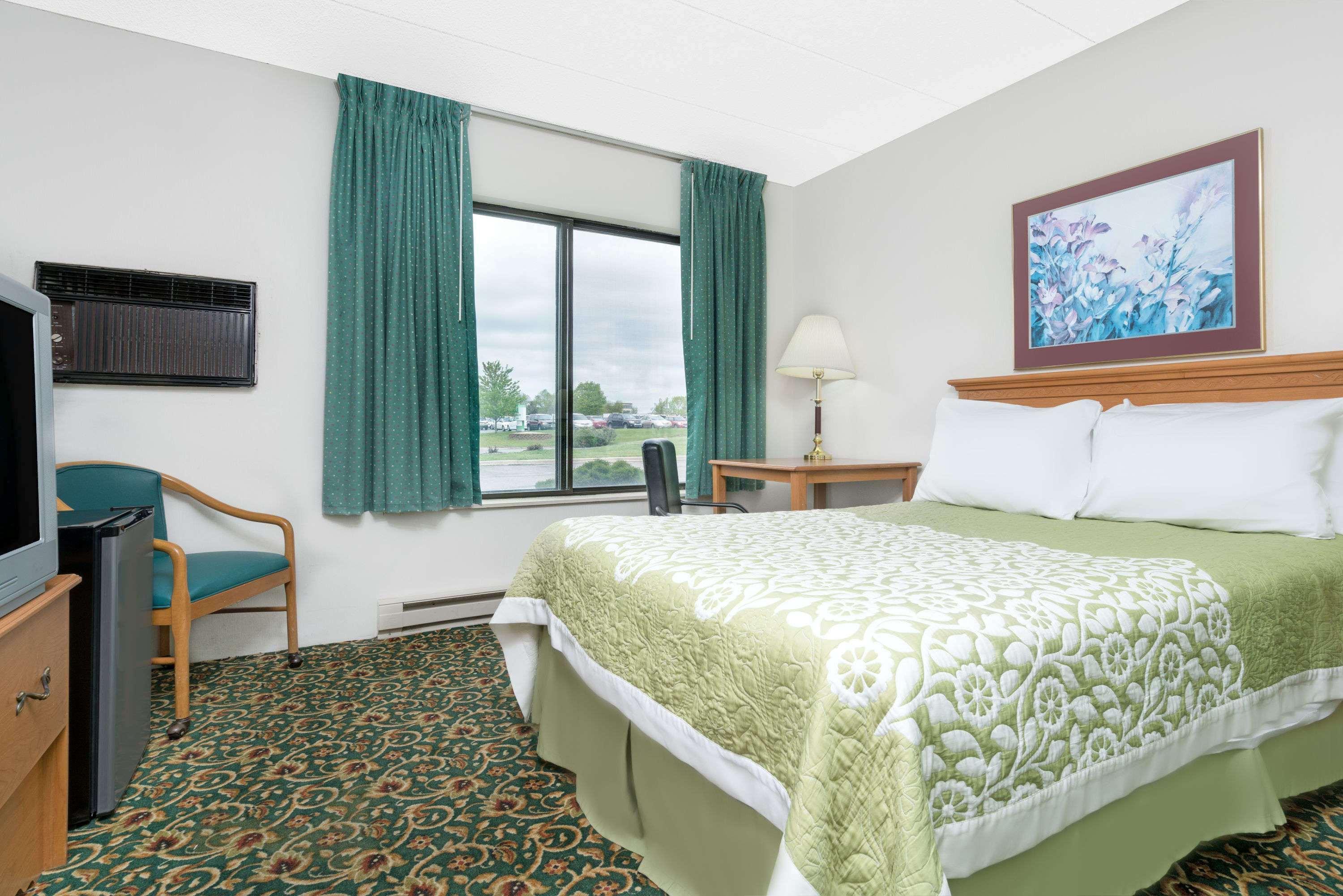 Days Inn By Wyndham St Cloud Saint Cloud Exterior photo