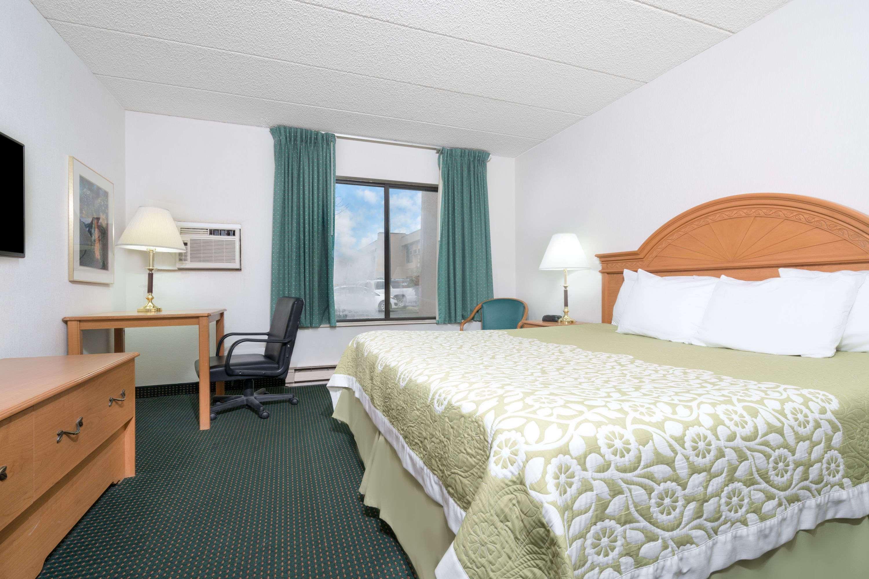 Days Inn By Wyndham St Cloud Saint Cloud Exterior photo