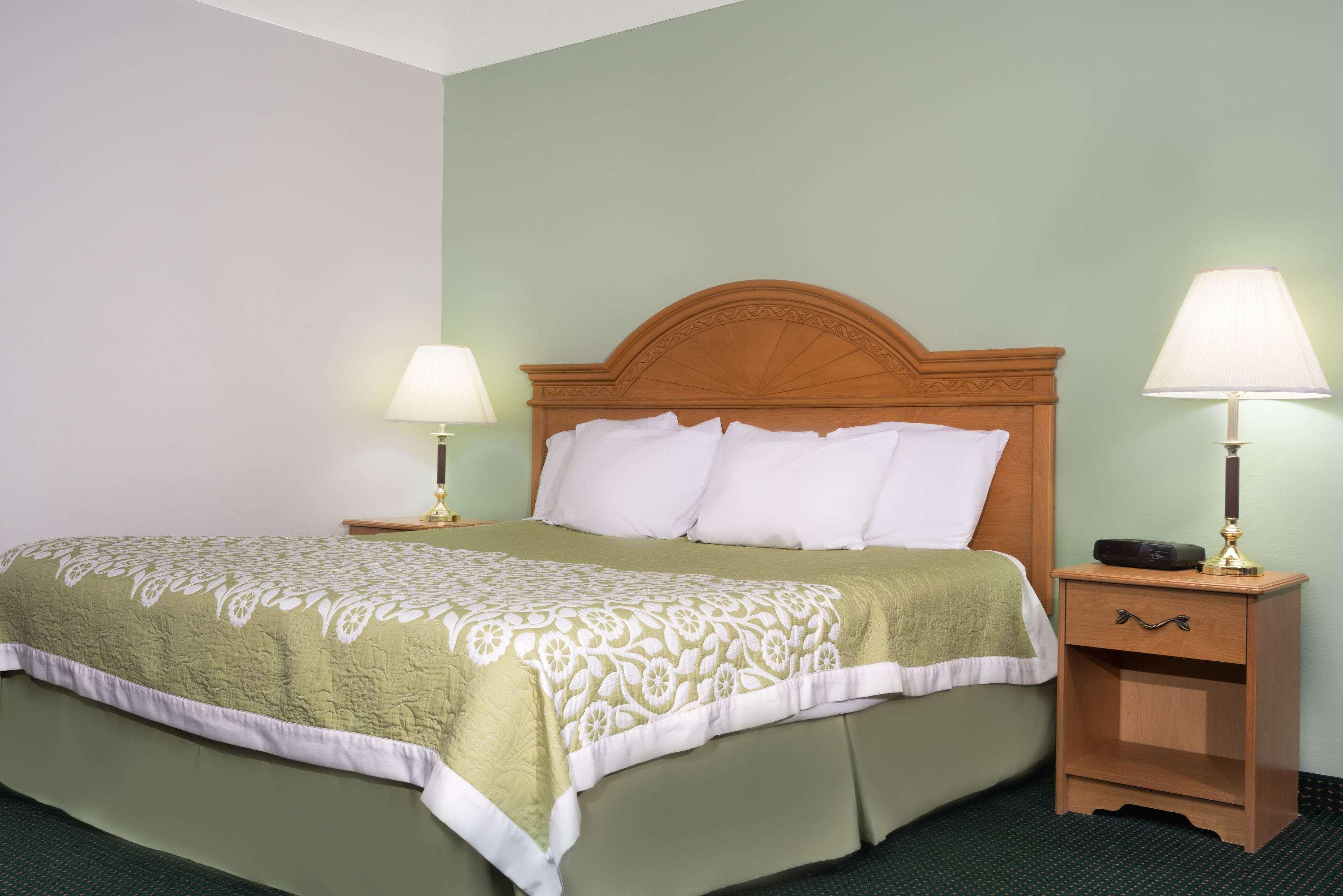Days Inn By Wyndham St Cloud Saint Cloud Exterior photo