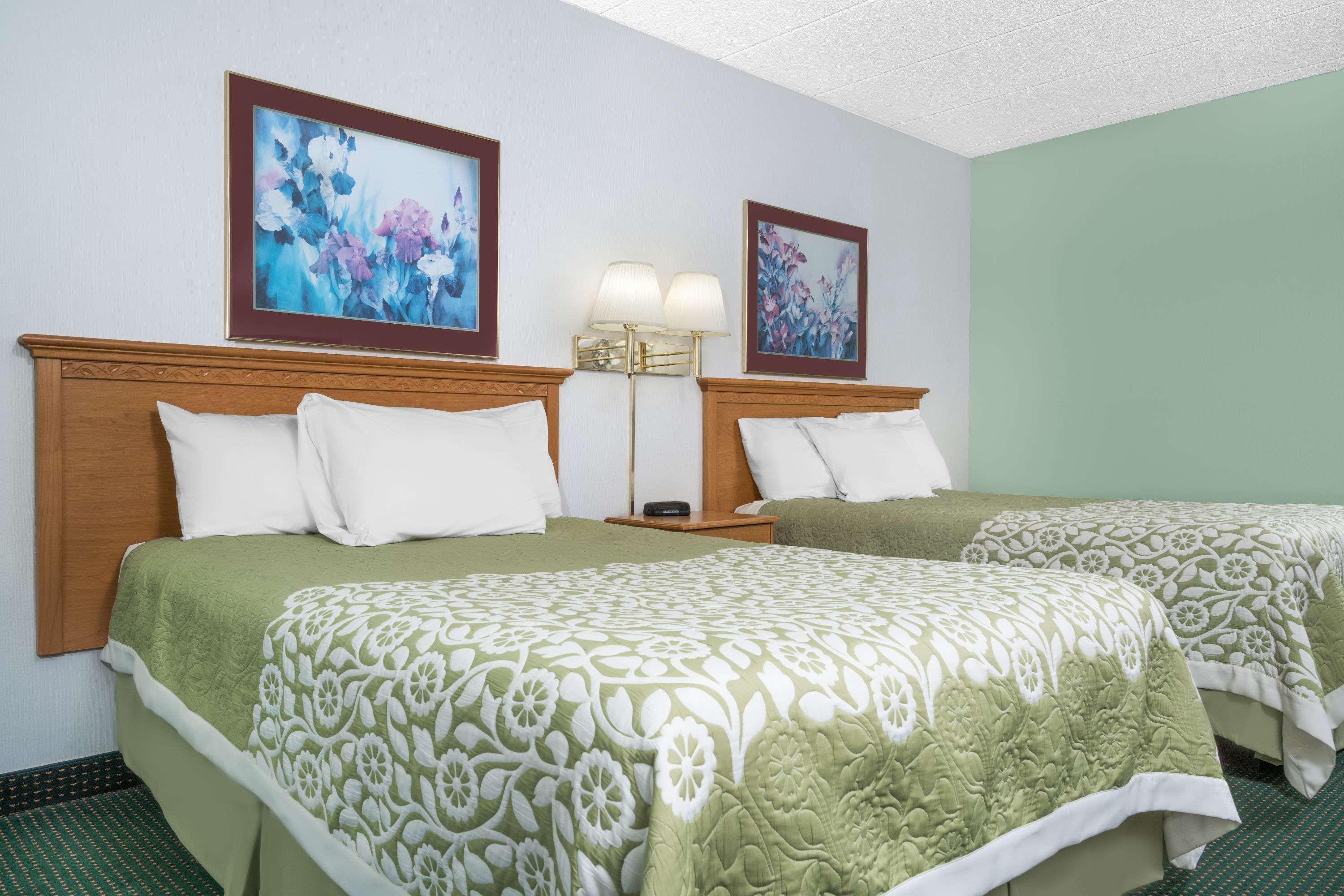 Days Inn By Wyndham St Cloud Saint Cloud Exterior photo
